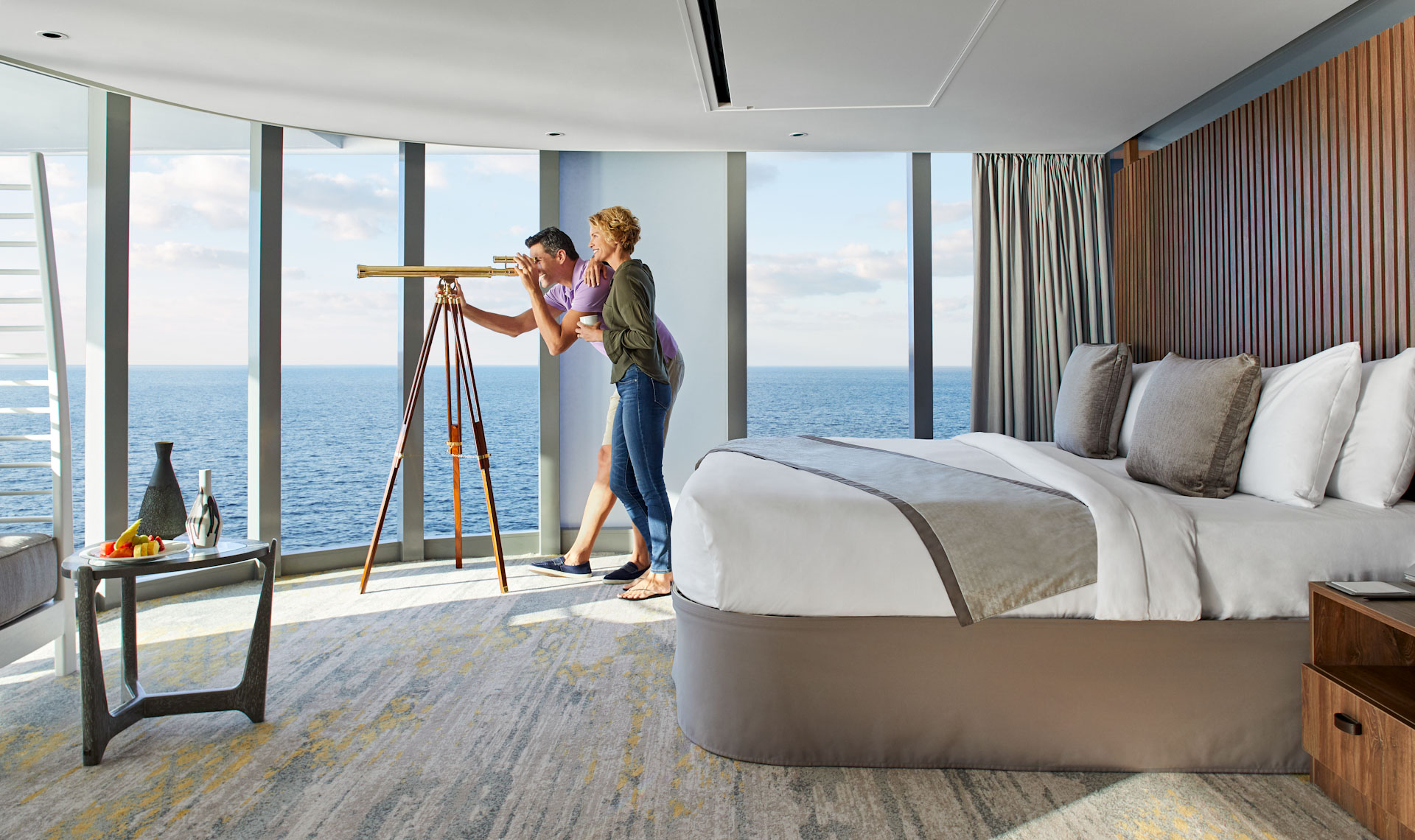 images/Ship photos/Flora 花神號/2a_CEL_FL_Penthouse_Suite_Bedroom_1_edited.jpg